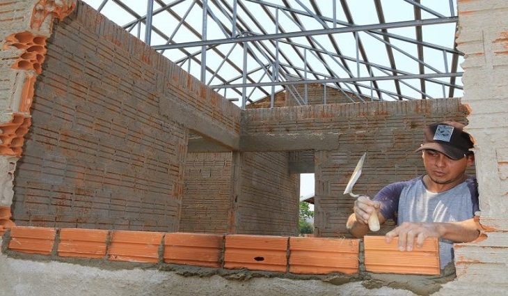 Em busca de emprego? Funtrab abre a semana com oferta de 2,2 mil oportunidades