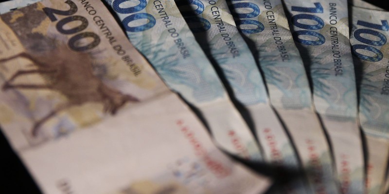 Governo encerra 2021 com folga de R$ 119,7 bilhões na regra de ouro