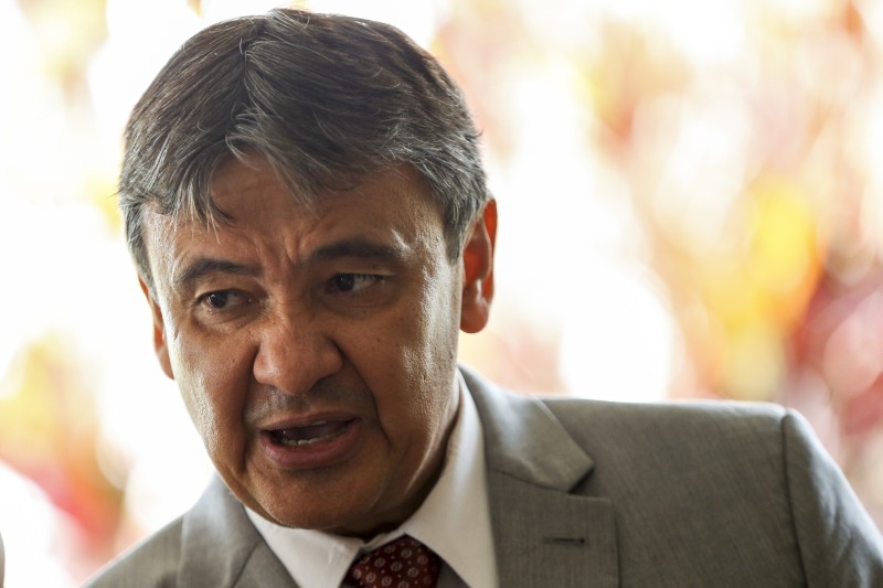 Fórum de Governadores prorroga congelamento do ICMS sobre gasolina