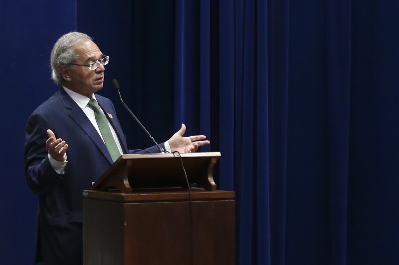 Privatização da Petrobras não está prevista neste mandato, diz Guedes