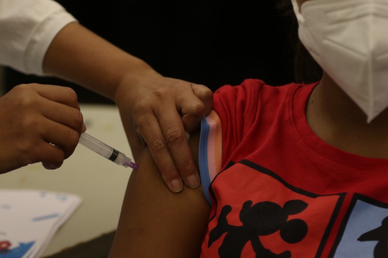 Rio reduz para 21 dias intervalo de doses da Pfizer para crianças