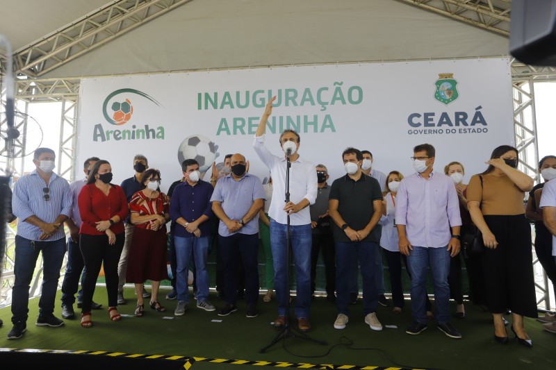 Governo do Ceará inaugura areninha no município de Paracuru