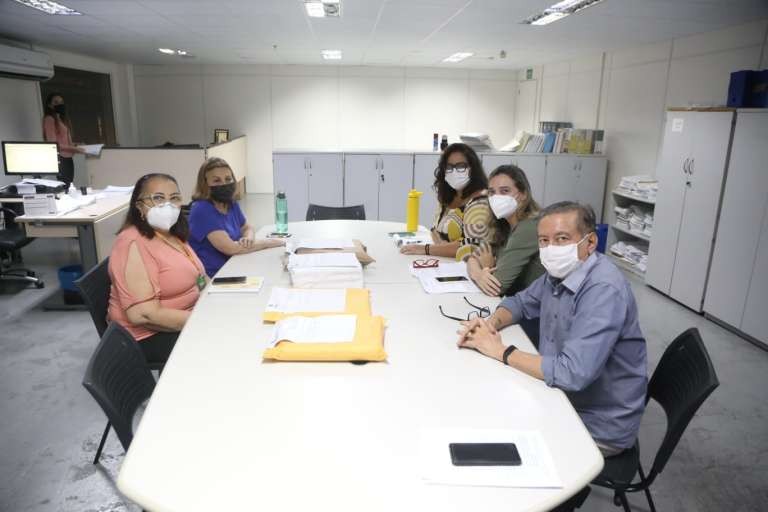 Sejuv abre envelopes de propostas para escolha da entidade que executará o Projeto Esporte na Minha Terra