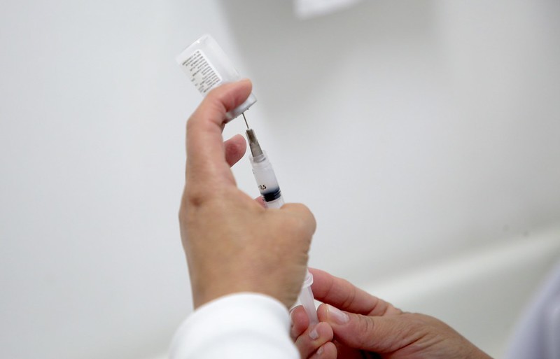 Vacina contra raiva está disponível durante todo o ano nos postos municipais