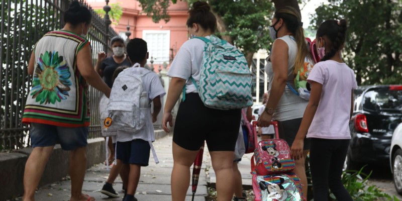 Rio de Janeiro atualiza protocolos para retorno das aulas presenciais