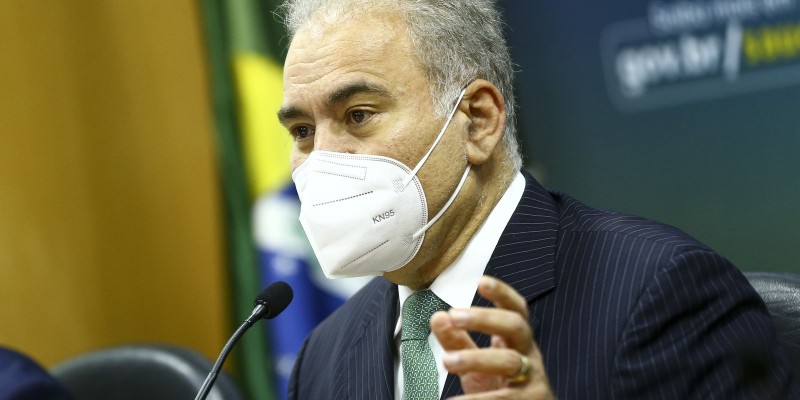 “Quem decide é o secretário”, diz ministro sobre uso do kit covid