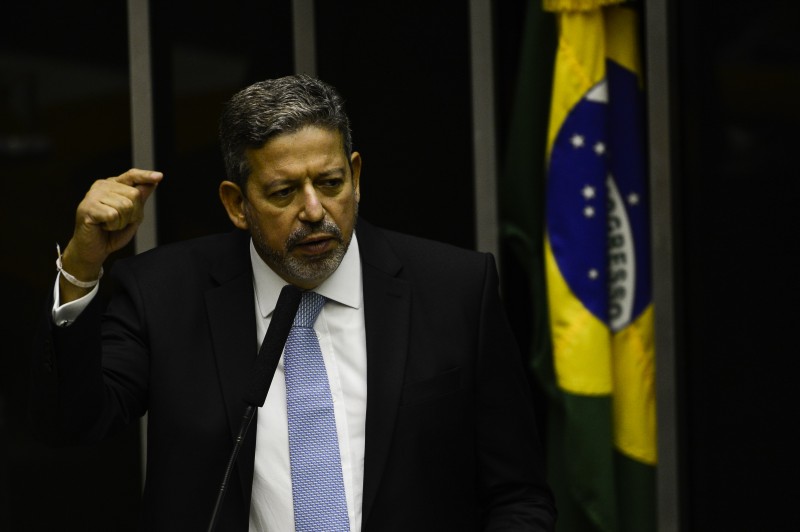 Presidente da Câmara: decisão sobre cassação de mandato é do Congresso