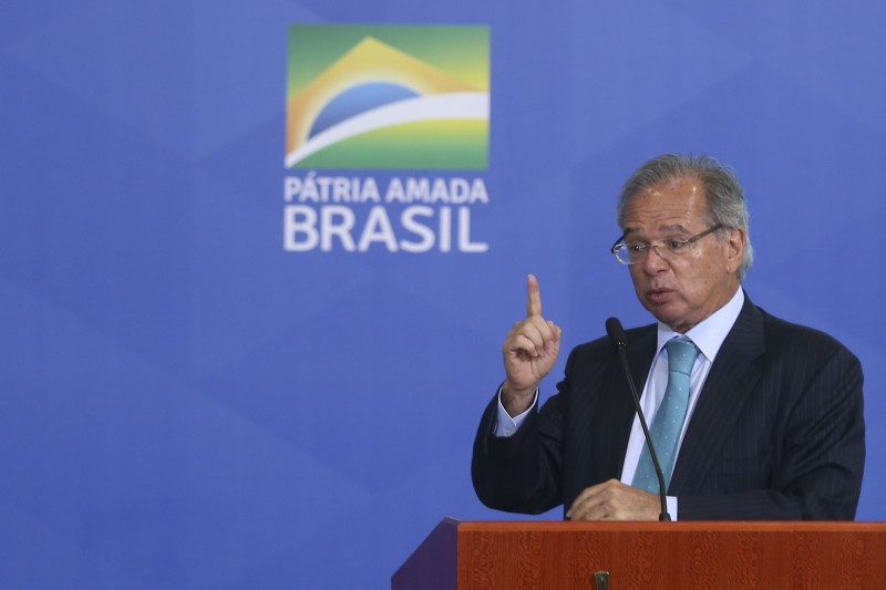 Ministro diz que Brasil pode se beneficiar da crise internacional