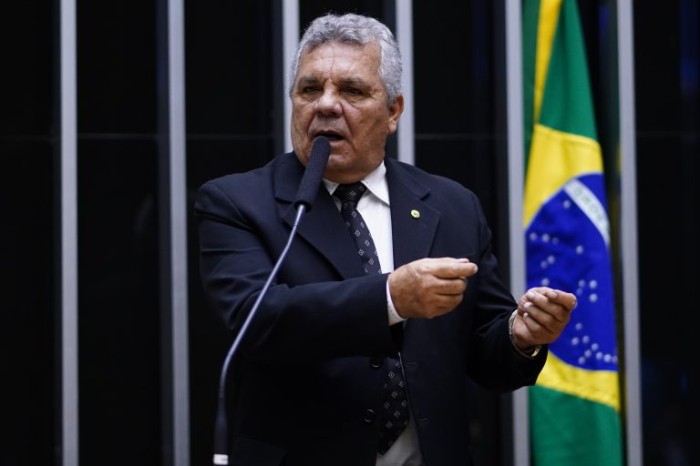 Proposta vincula repasse de verbas da Saúde ao número de antendimentos, não à população