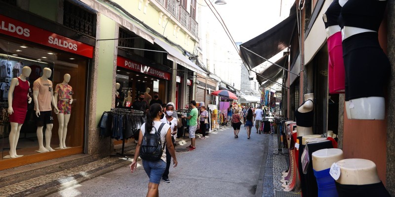 Estado do Rio volta à bandeira amarela de risco para covid-19