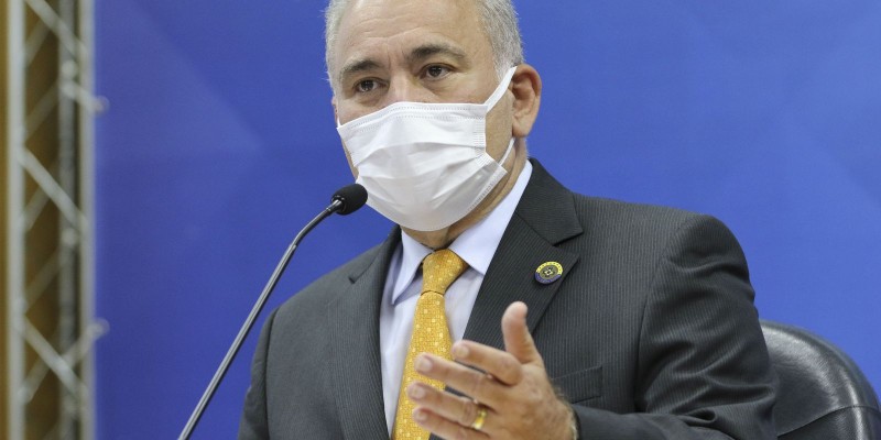 Queiroga pede aos pais que levem seus filhos para vacinar contra covid