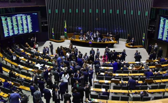 Câmara retoma votação dos últimos destaques apresentados à reforma tributária; acompanhe