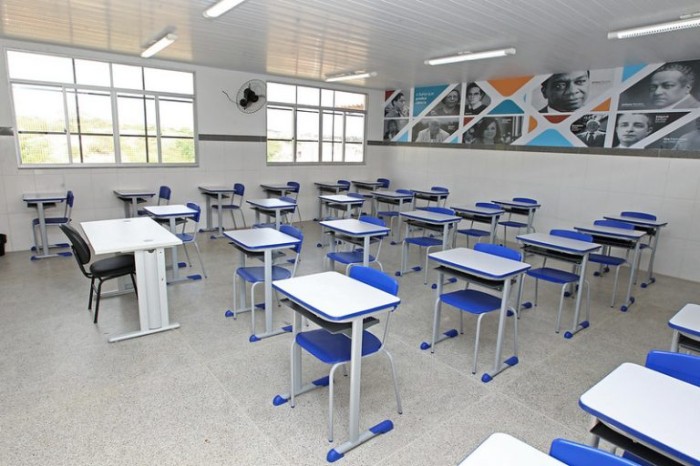 Comissão discute MP que viabiliza retomada de obras em escolas