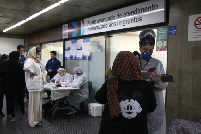 Acolhimento a afegãos requer ajustes do mercado de trabalho, diz Acnur