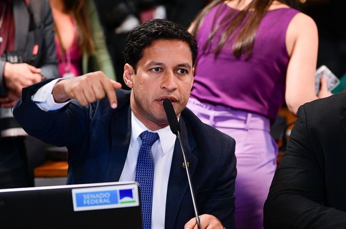 Elis Regina recriada por IA motiva projeto para uso de imagem de pessoas mortas