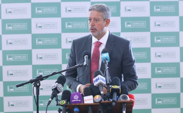 Lira defende conclusão da reforma tributária e diz que texto é ‘divisor de águas’ para economia