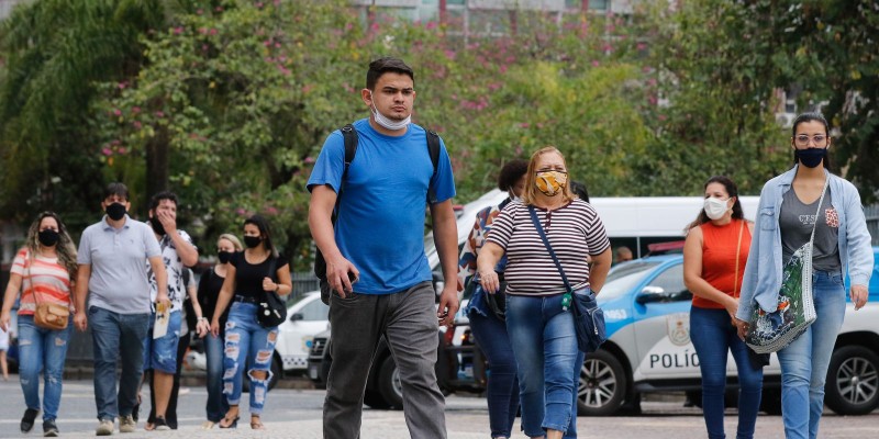 Covid-19: Brasil registra 27,9 milhões de casos e 641,9 mil mortes