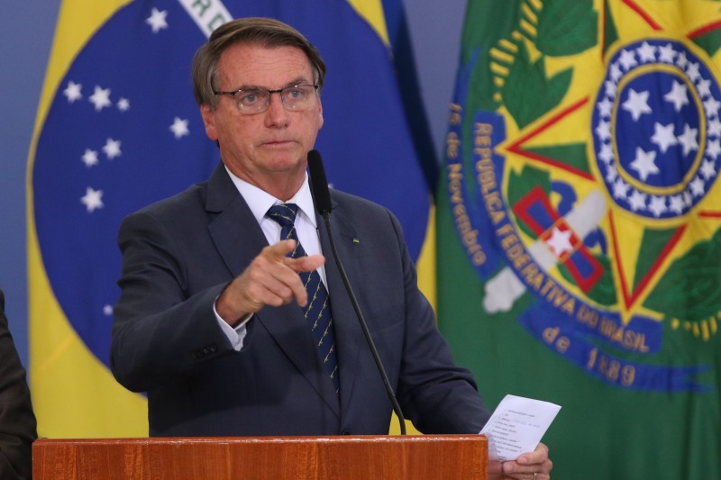 Brasil pode rebaixar pandemia de covid-19 para endemia, diz presidente