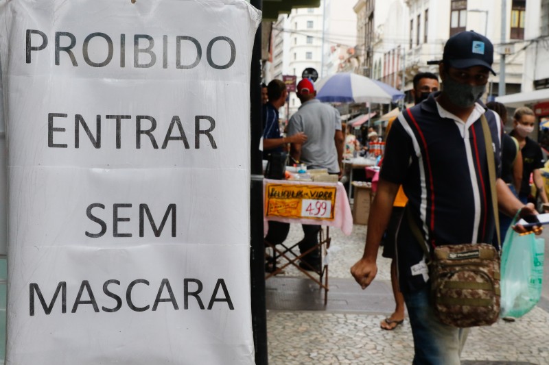 Governo do Rio de janeiro flexibiliza uso da máscara contra a covid-19