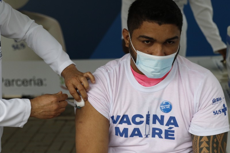 Covid-19: Fiocruz comprova eficácia da vacina em estudo no Rio