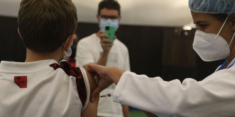 Covid-19: Rio suspende vacinação de crianças por falta de doses