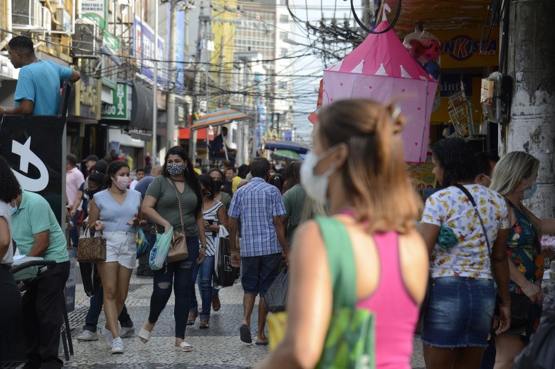 Brasil registra 68.893 novos casos de covid-19 em 24 horas