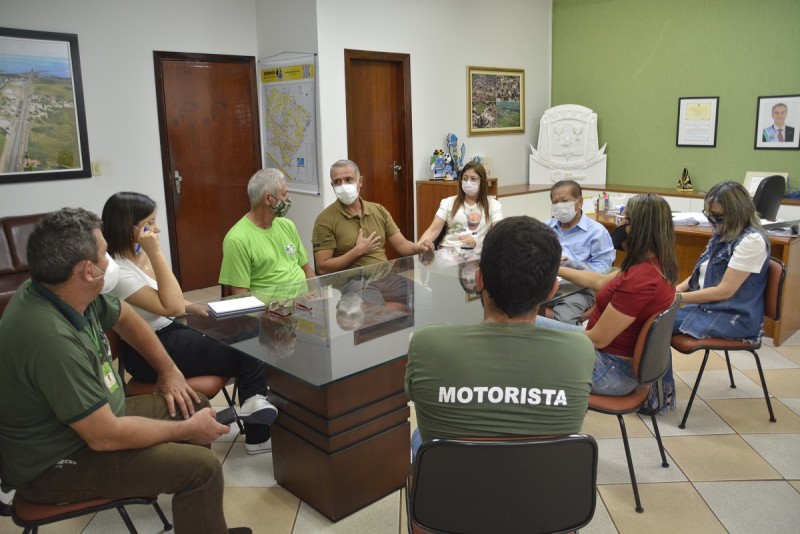 Prefeito Akira se reúne com motoristas da Saúde e debatem sobre reajuste no valor de diárias