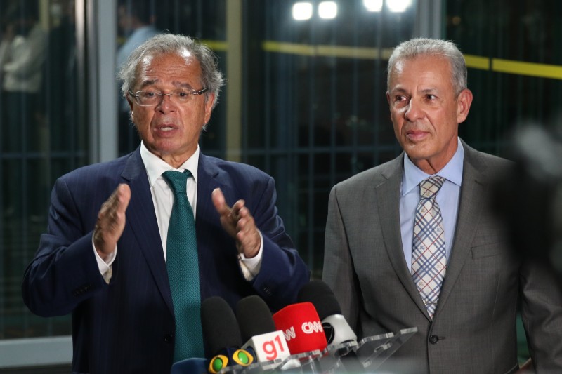 Guedes: corte de impostos atenua reajuste do diesel em dois terços